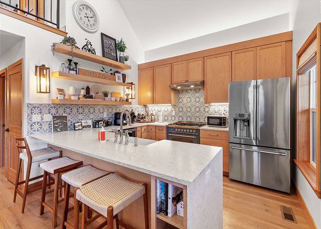 New Listing! Craftsman Bungalow | 2 Min Walk to Dover Bay Marina 3