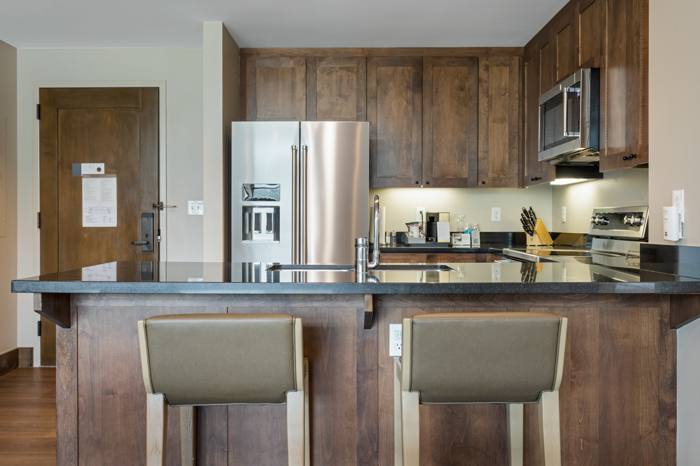 Keep the cook company while enjoying a drink or coffee. 