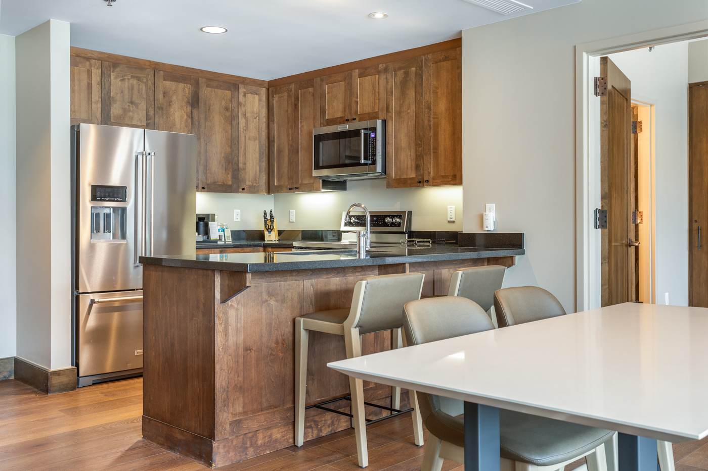 Plenty of seating in the kitchen and dining area. 
