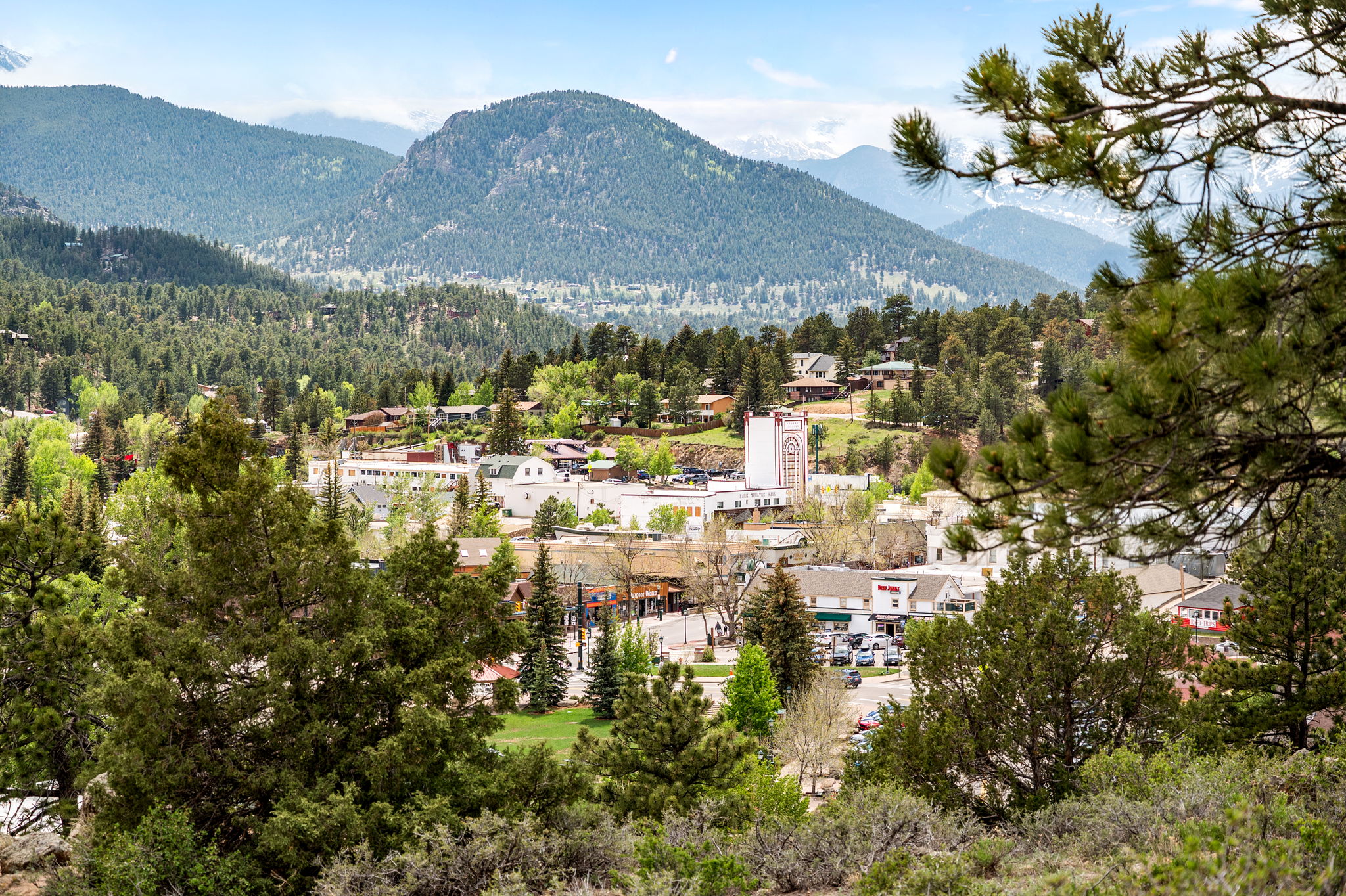 The legendary Stanley Hotel is just minutes away — stop in for a tour, dinner, or just to soak up a little Colorado history.
