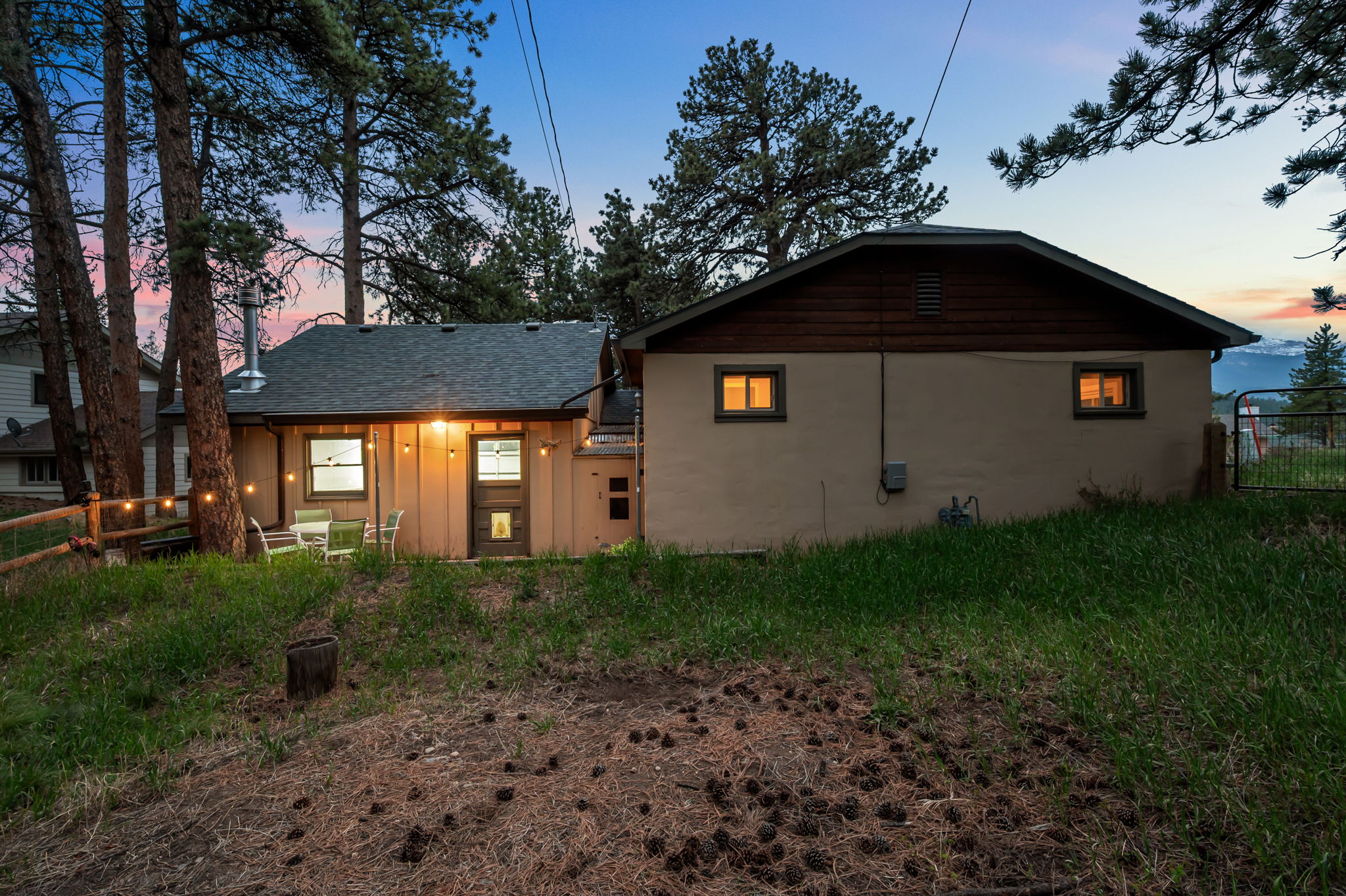 Views of the fully fenced-in backyard. 