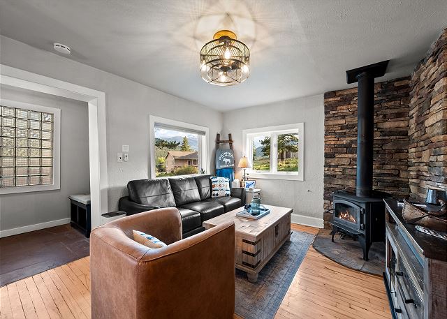 New Listing! Longs Peak Views | Near RMNP and Downtown Estes 8