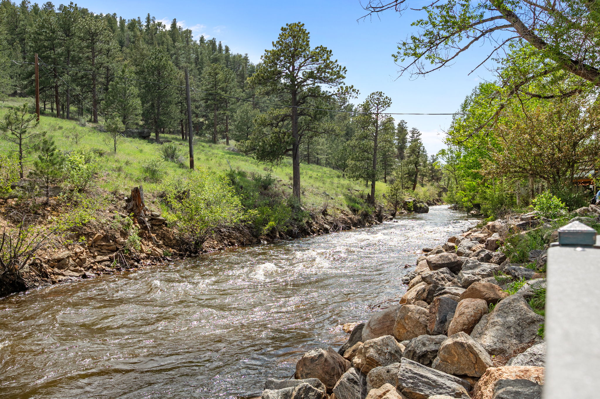 Take a stroll along the river right through town — it''s the perfect way to wind down after a day in the mountains.