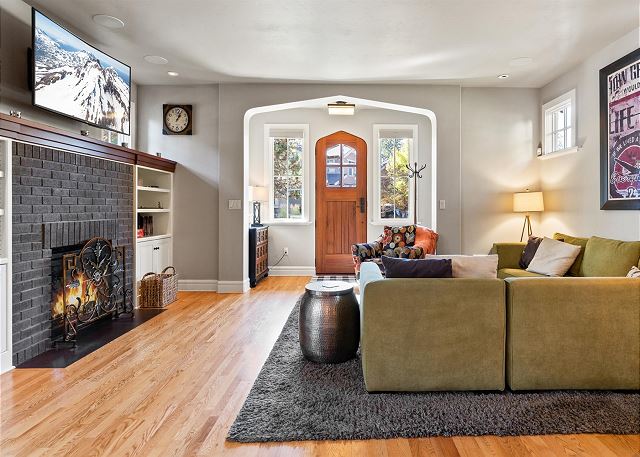New! Luxury Bend Retreat Steps From Downtown & River 2