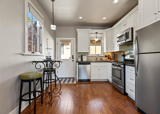New! Luxury Bend Retreat Steps From Downtown & River 9
