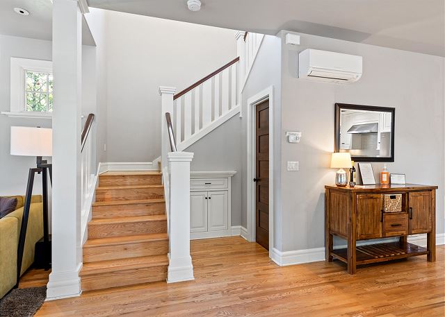 New! Luxury Bend Retreat Steps From Downtown & River 10