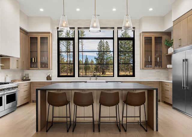 New! Palla Lane on Tanager Lake | Hot Tub| Lake Views 2