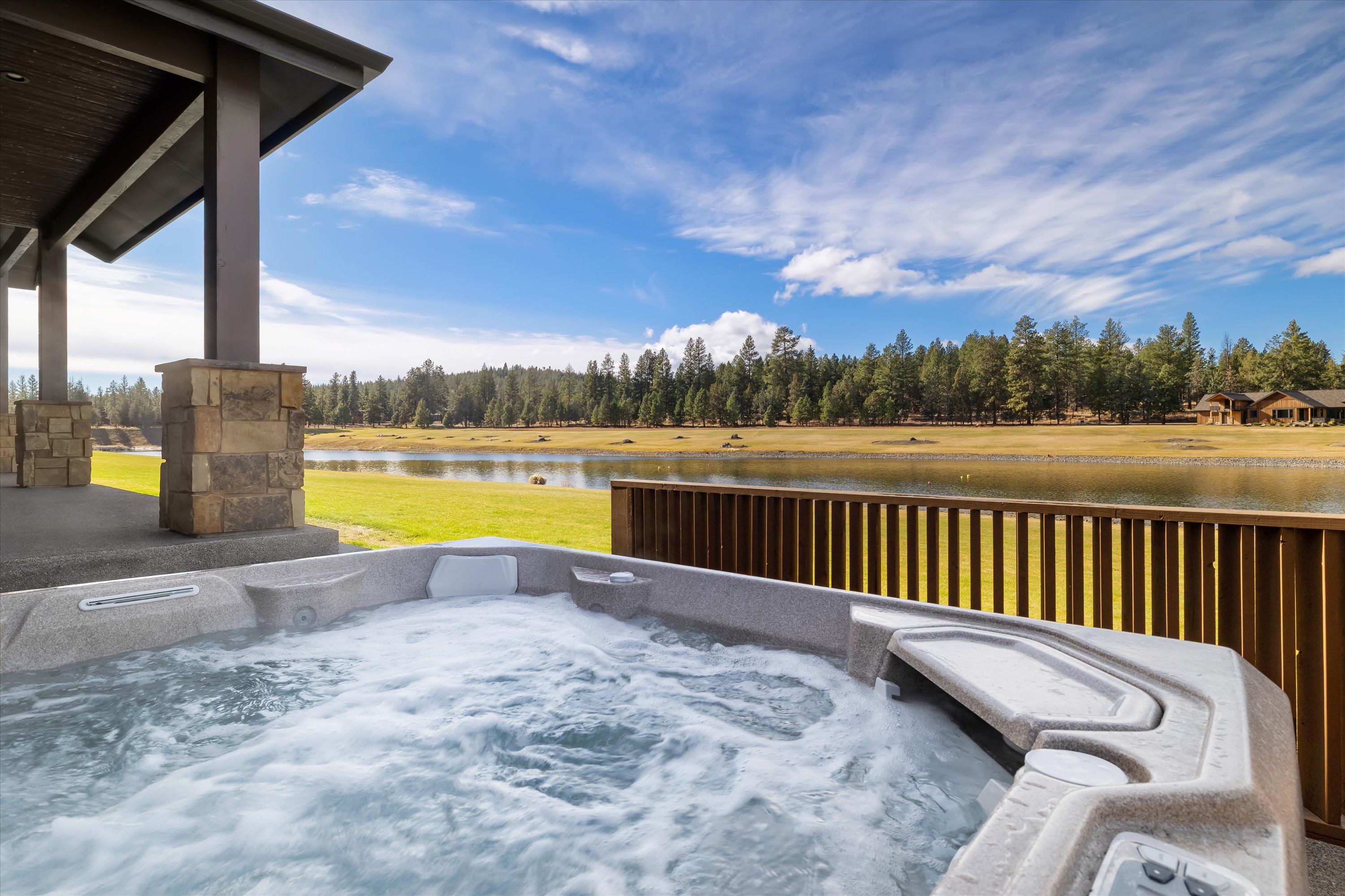 New! Palla Lane on Tanager Lake | Hot Tub| Lake Views | Photo 4