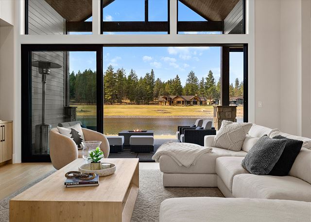 New! Palla Lane on Tanager Lake | Hot Tub| Lake Views