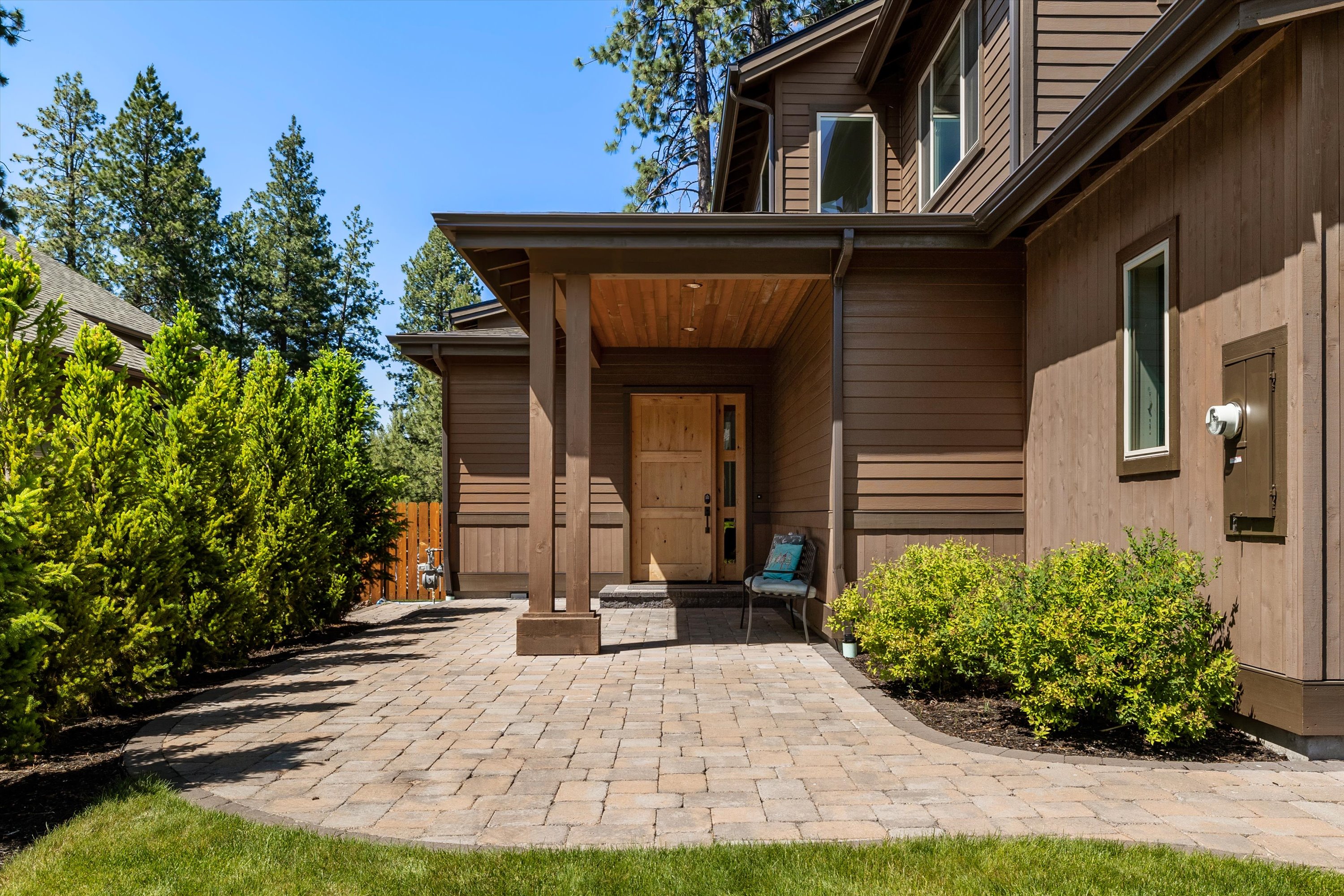 New! Luxury Bend Escape | Hot Tub | Lake Views | Photo 33