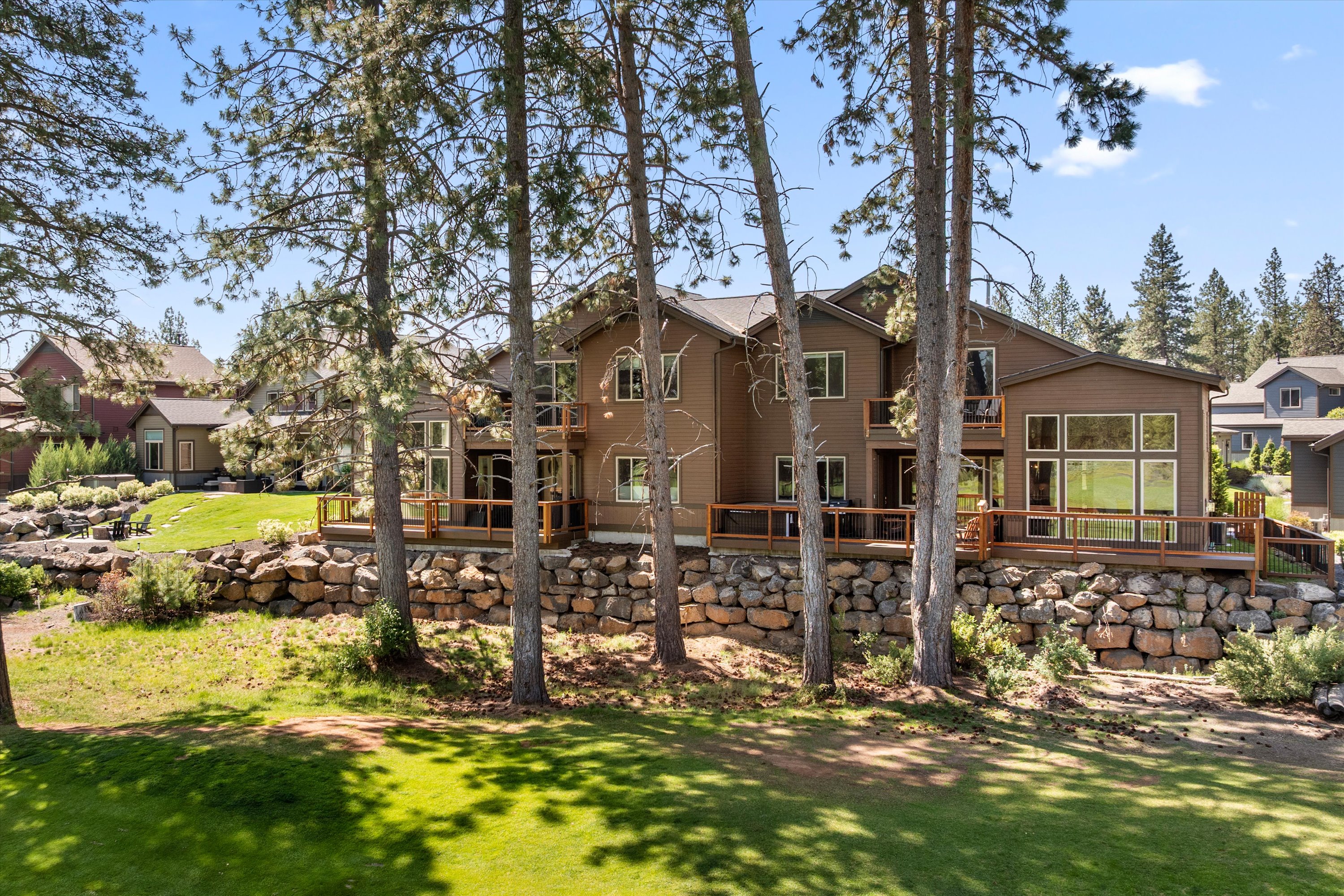 New! Luxury Bend Escape | Hot Tub | Lake Views | Photo 43