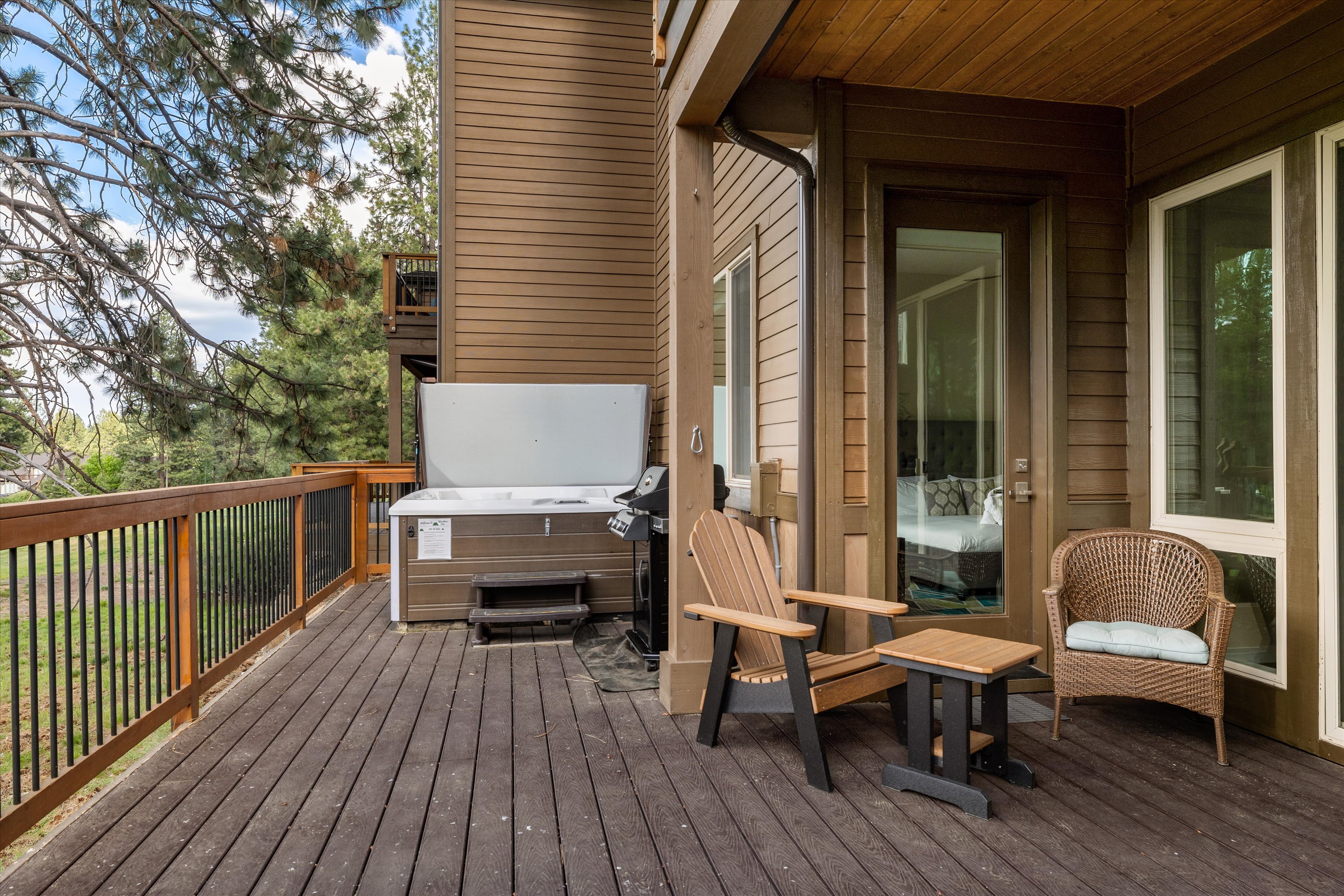 New! Luxury Bend Escape | Hot Tub | Lake Views | Photo 36