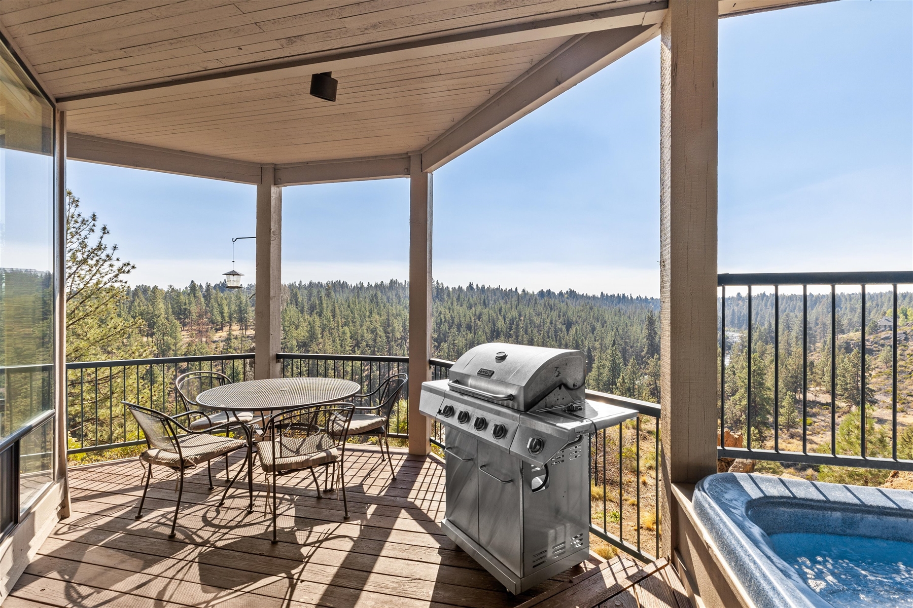 New! Deschutes River Escape with Hot Tub & Views | Photo 23