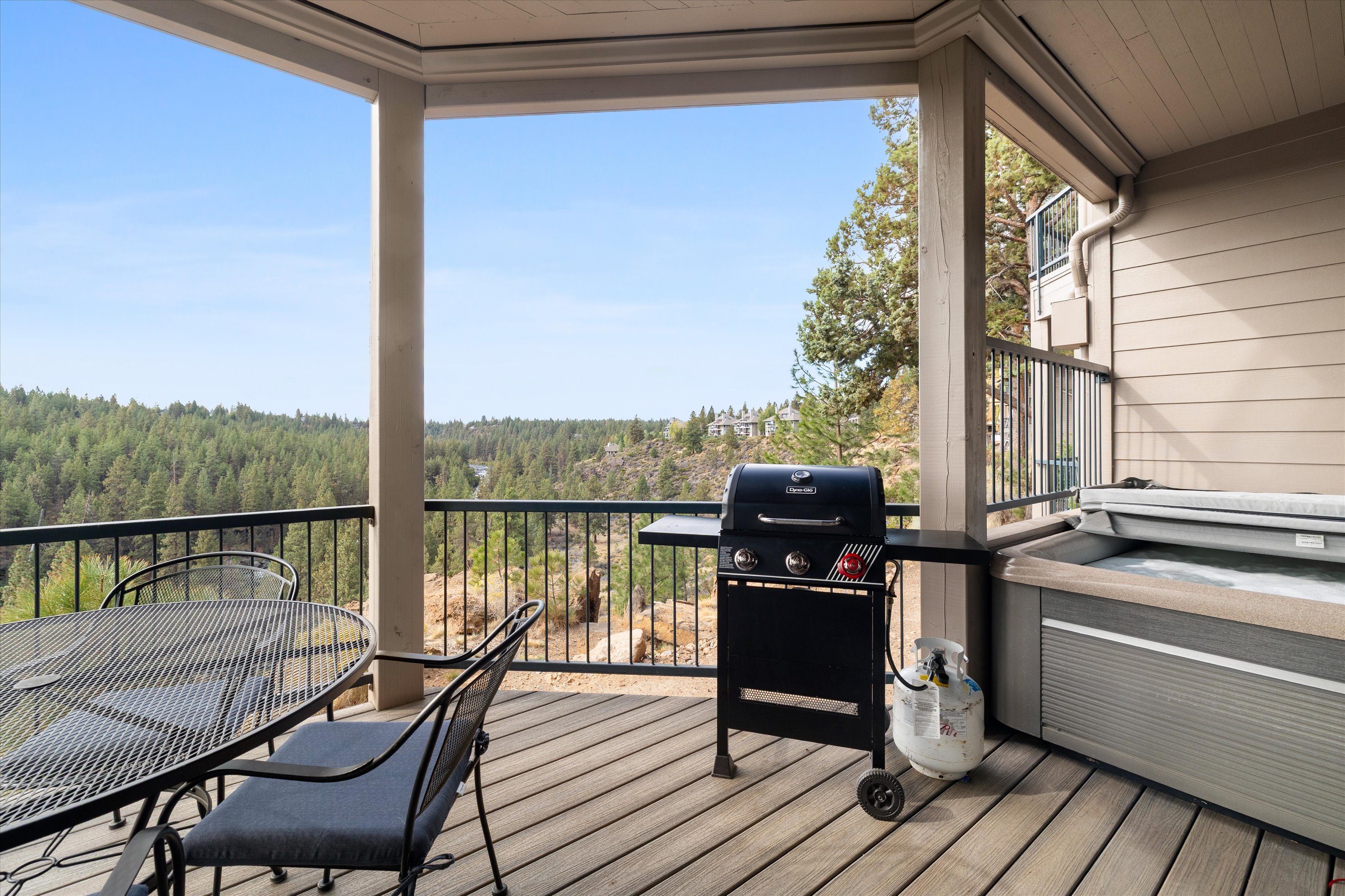 New! Deschutes River Escape with Hot Tub & Views | Photo 17