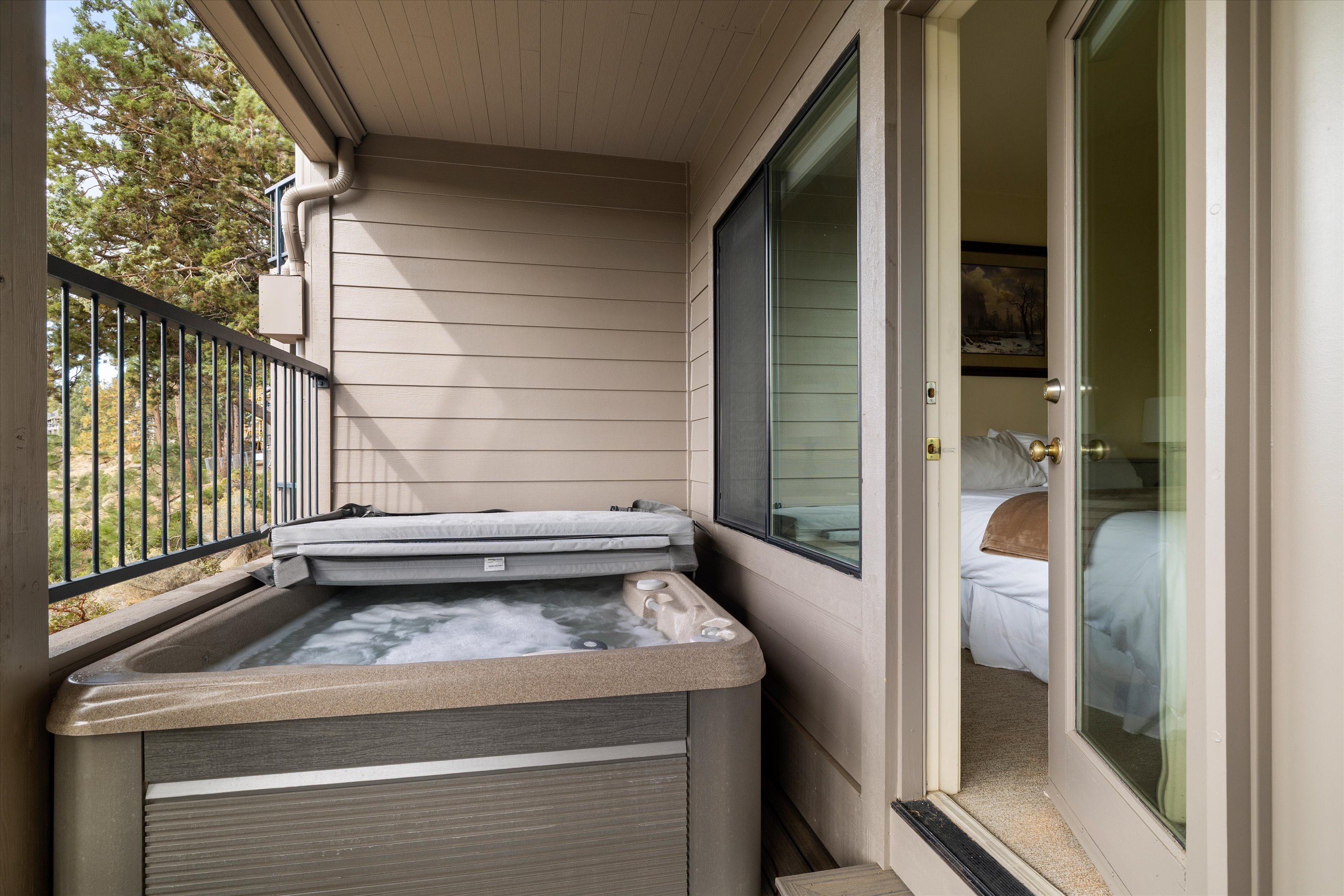 New! Deschutes River Escape with Hot Tub & Views | Photo 14