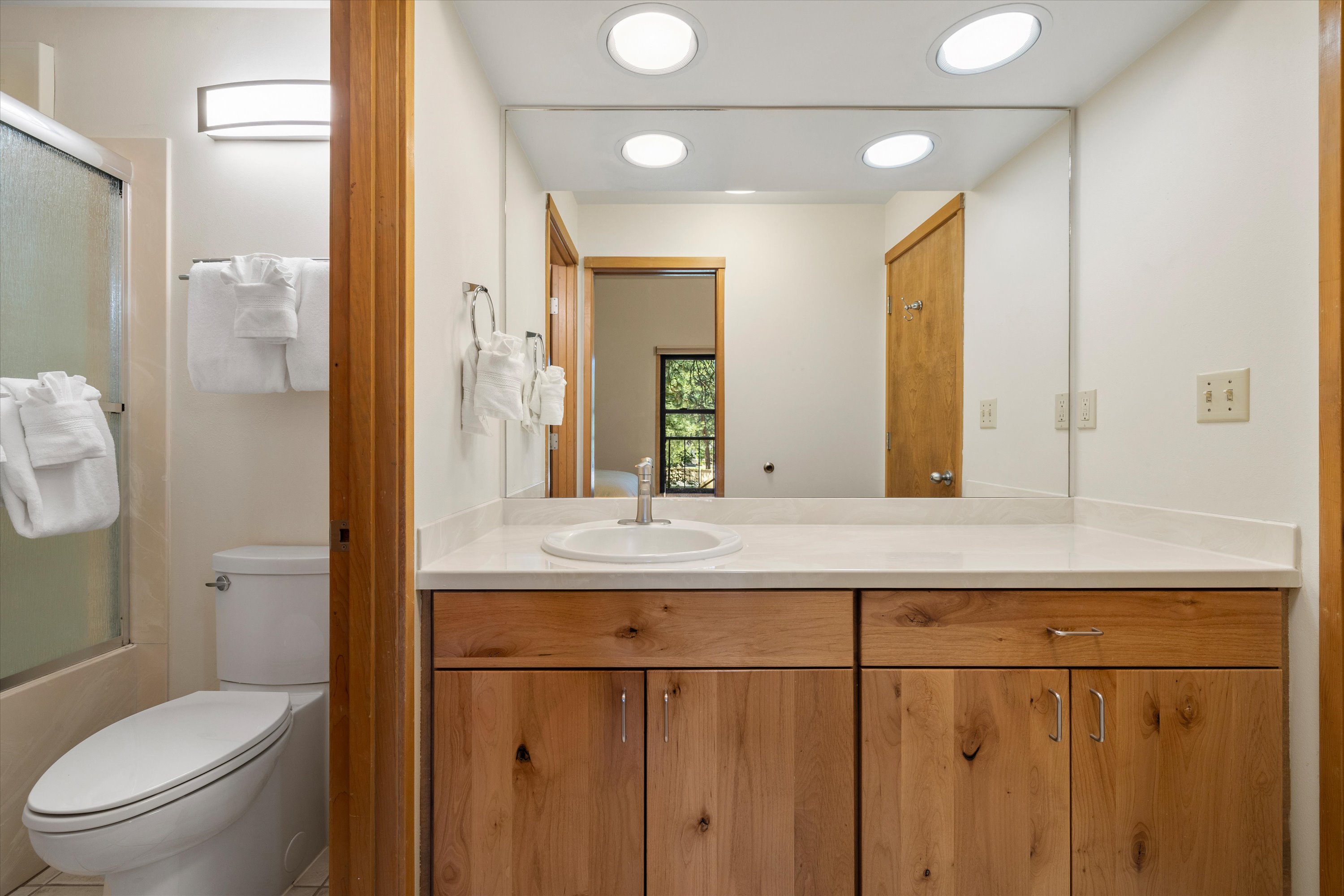 New! Cozy Bend Escape | Hot Tub | Forest Views | Photo 19