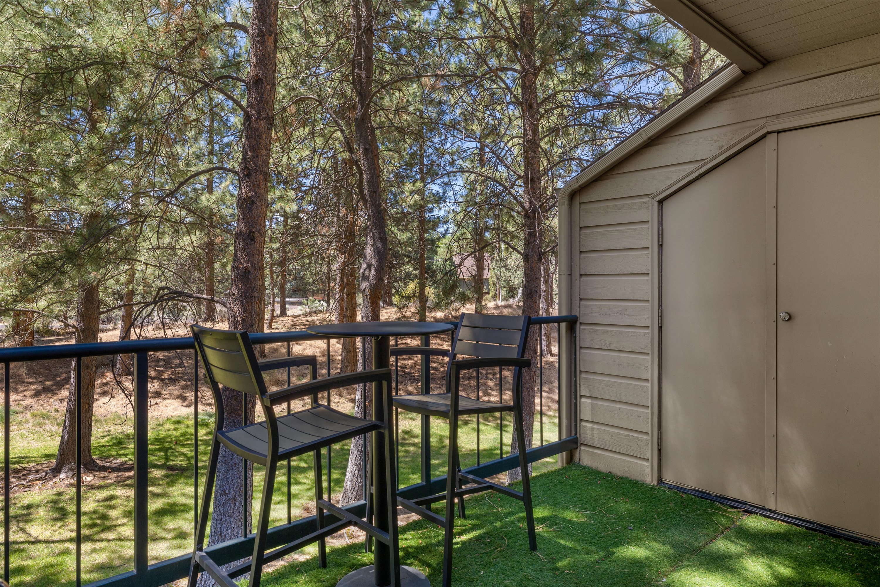 New! Cozy Bend Escape | Hot Tub | Forest Views | Photo 24