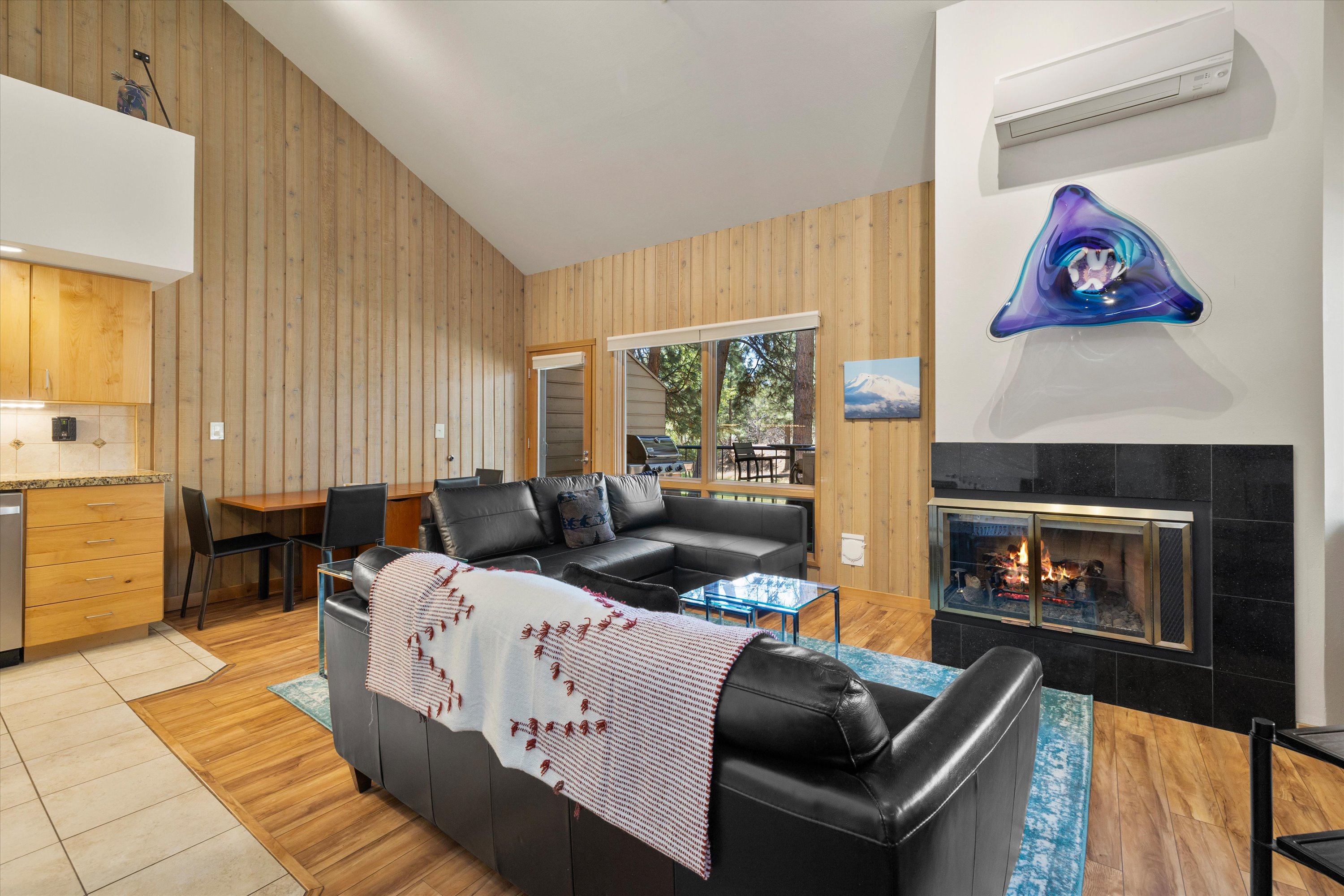 New! Cozy Bend Escape | Hot Tub | Forest Views | Photo 2