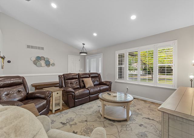 New Listing! Spokane River Getaway | Fire Pit | Fenced Yard | Pet Friendly 8