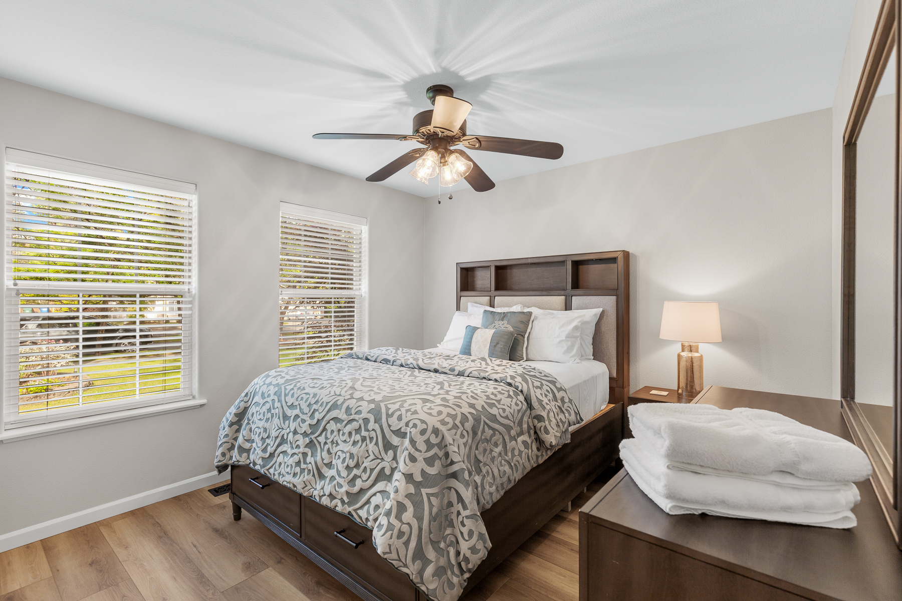 Bedroom 3: Queen Bed, level 1