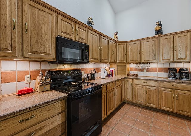 New Listing! Lakeview Cabin | Sleeps 12 10