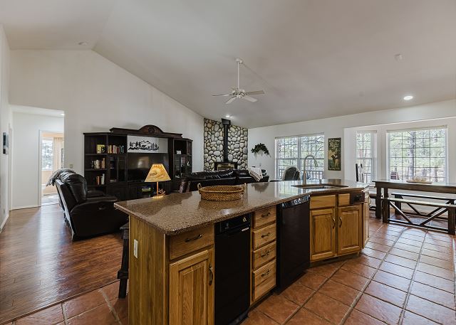 New Listing! Lakeview Cabin | Sleeps 12 9