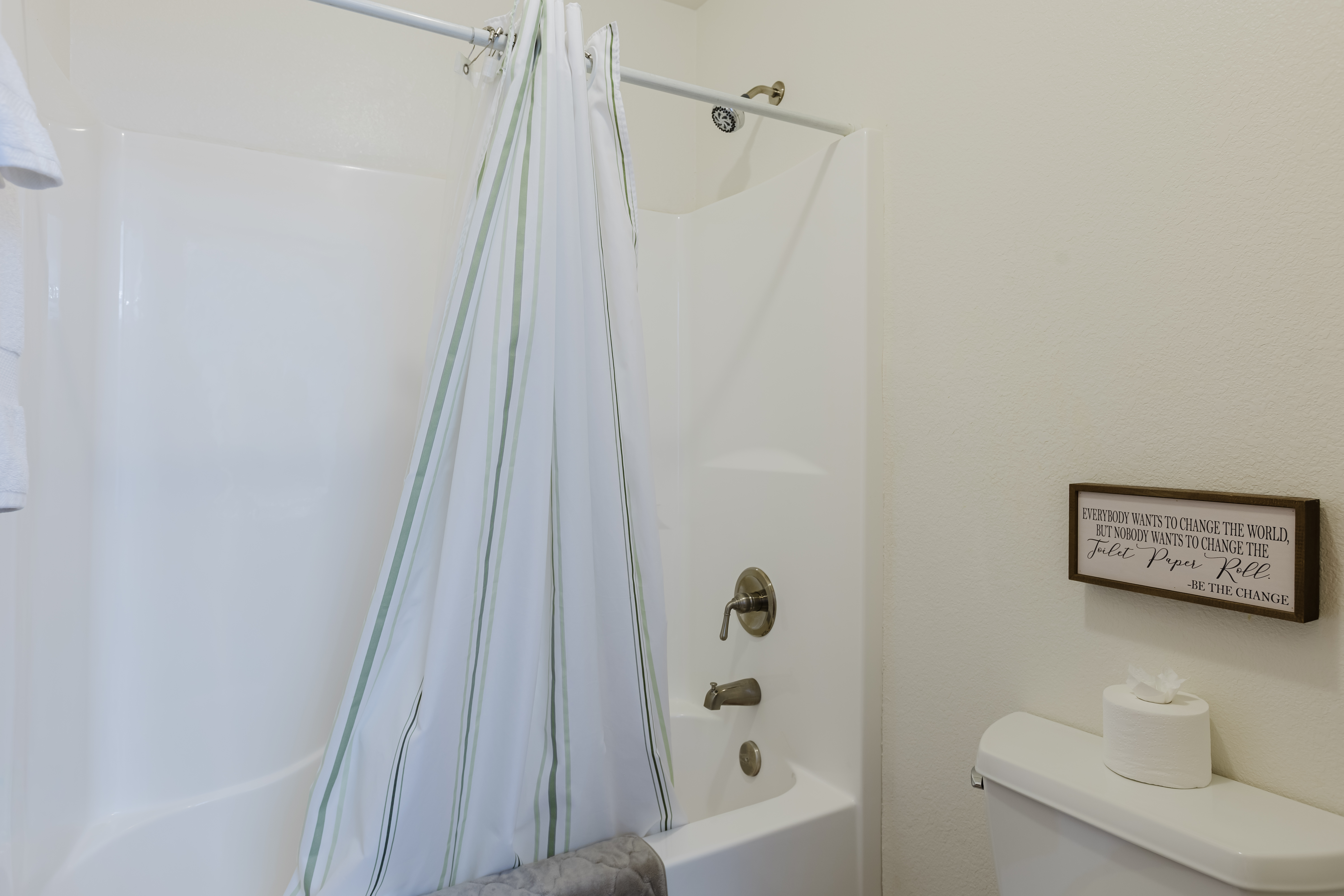 Jack-n-Jill bathroom on the upper level. 