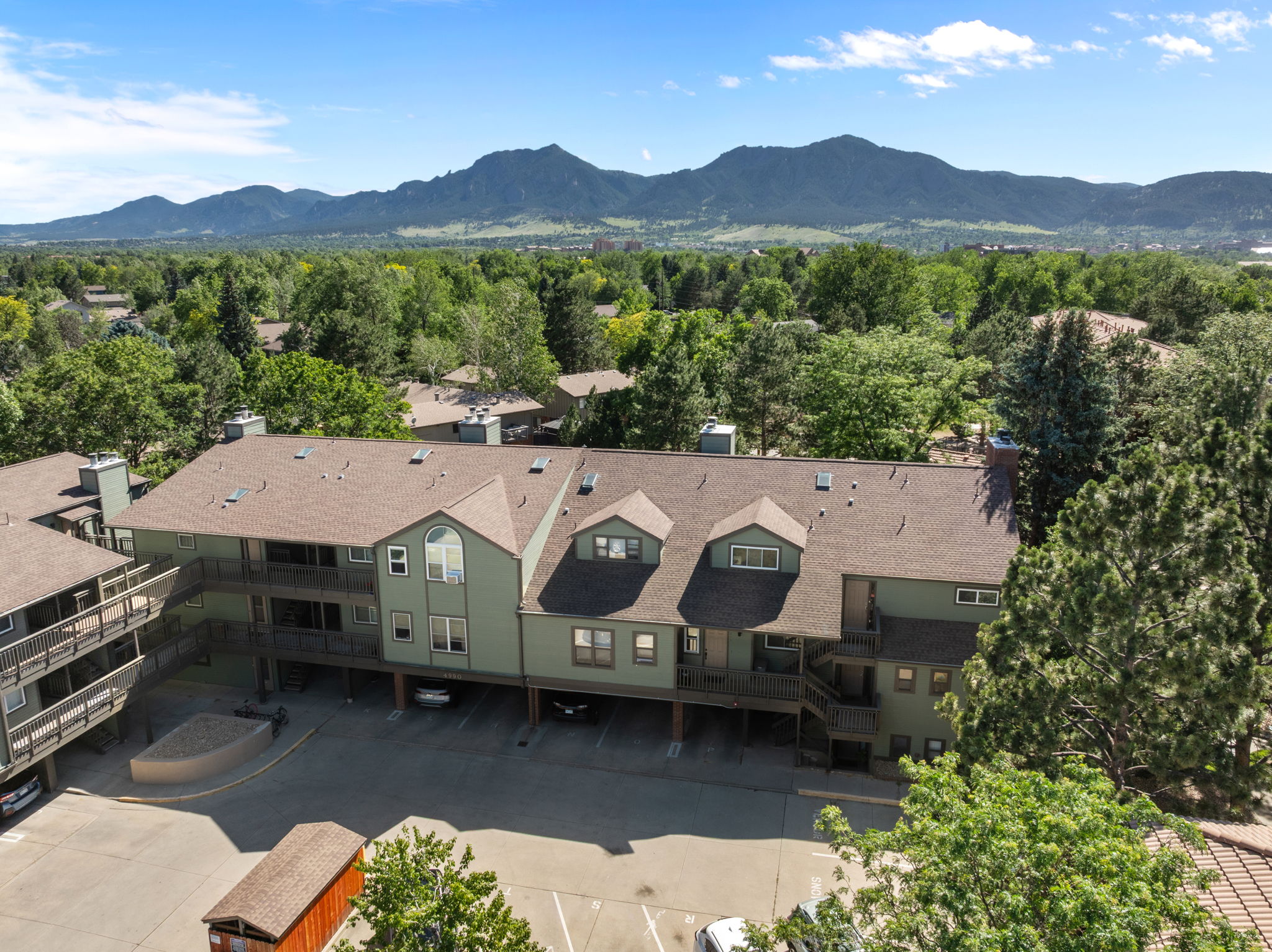 Condo is surrounded by gorgeous mountain views. 