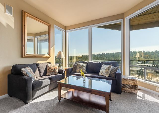 New Listing! River Views | Hot Tub | Near Mt. Bachelor