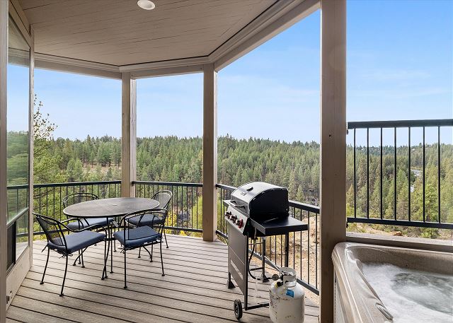 New Listing! River Views | Hot Tub | Near Mt. Bachelor 7