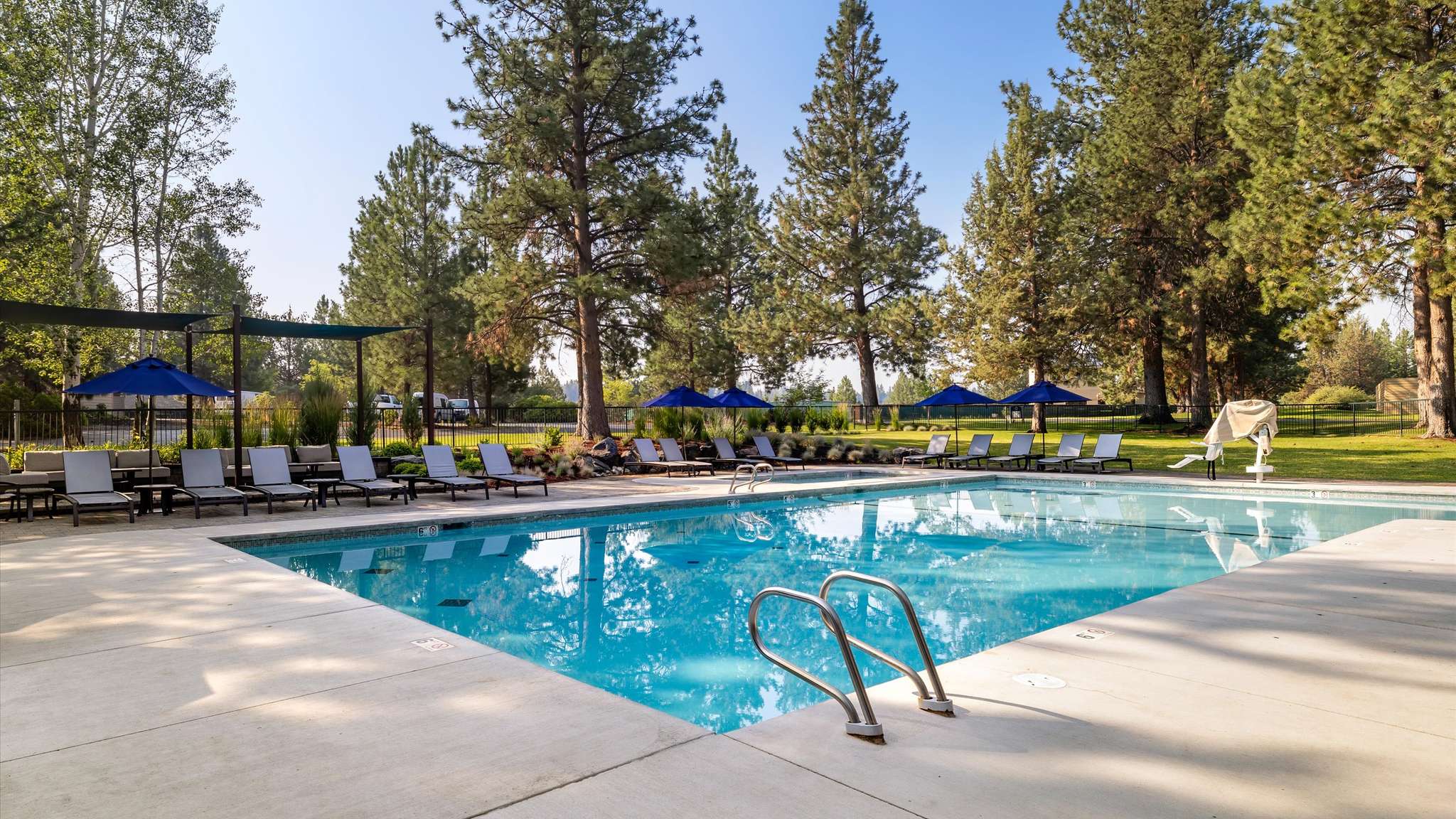 Community pool