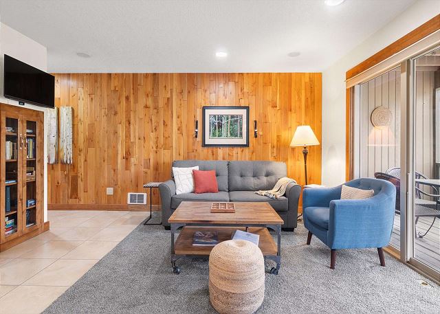 New! Cozy Condo | Hot Tub - Pool | Steps to River Trail 8