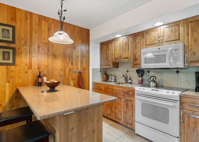 New! Cozy Condo | Hot Tub - Pool | Steps to River Trail 10