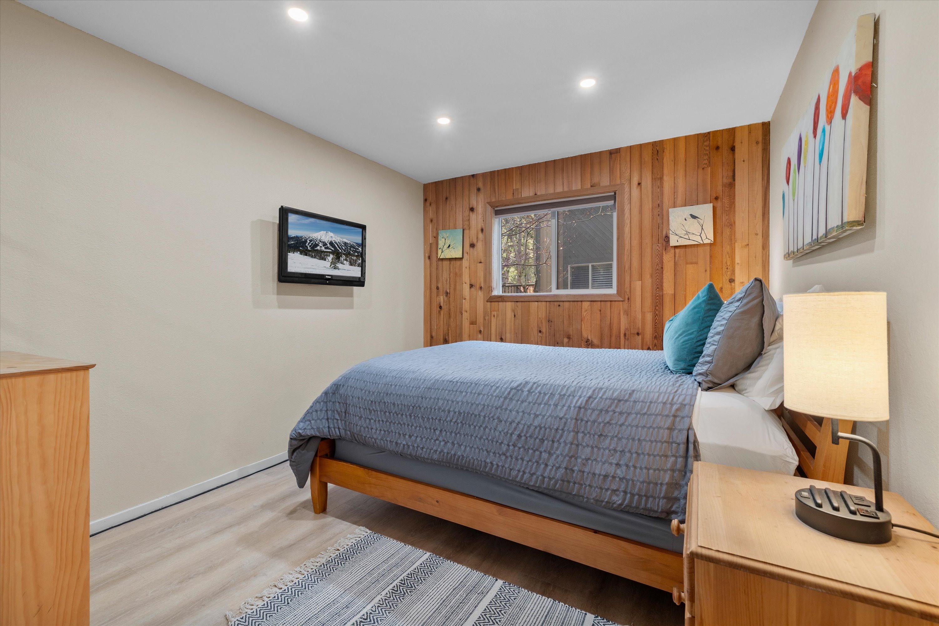 Queen bedroom. 