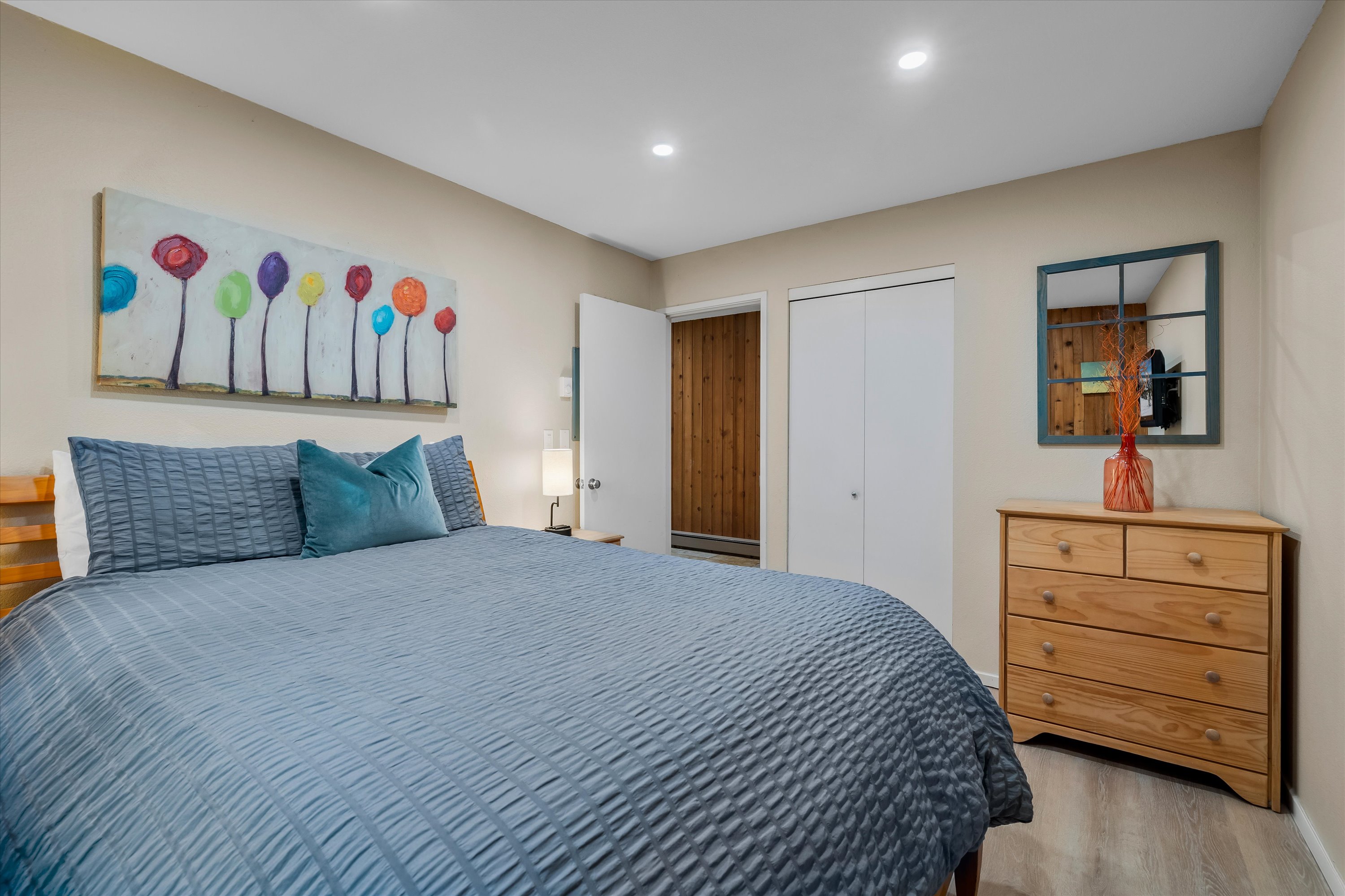 Queen bedroom. 