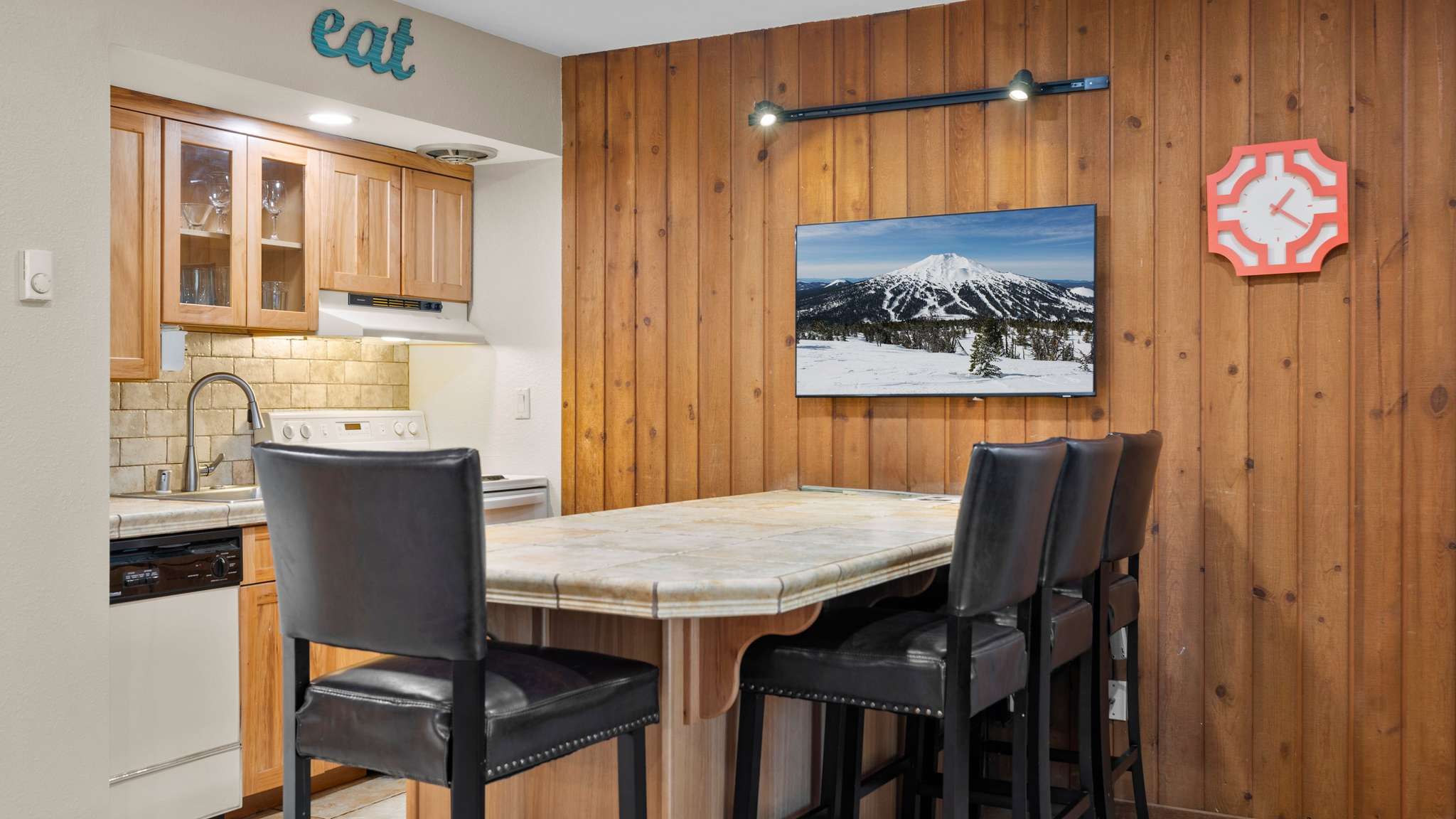 Breakfast bar for 4. 