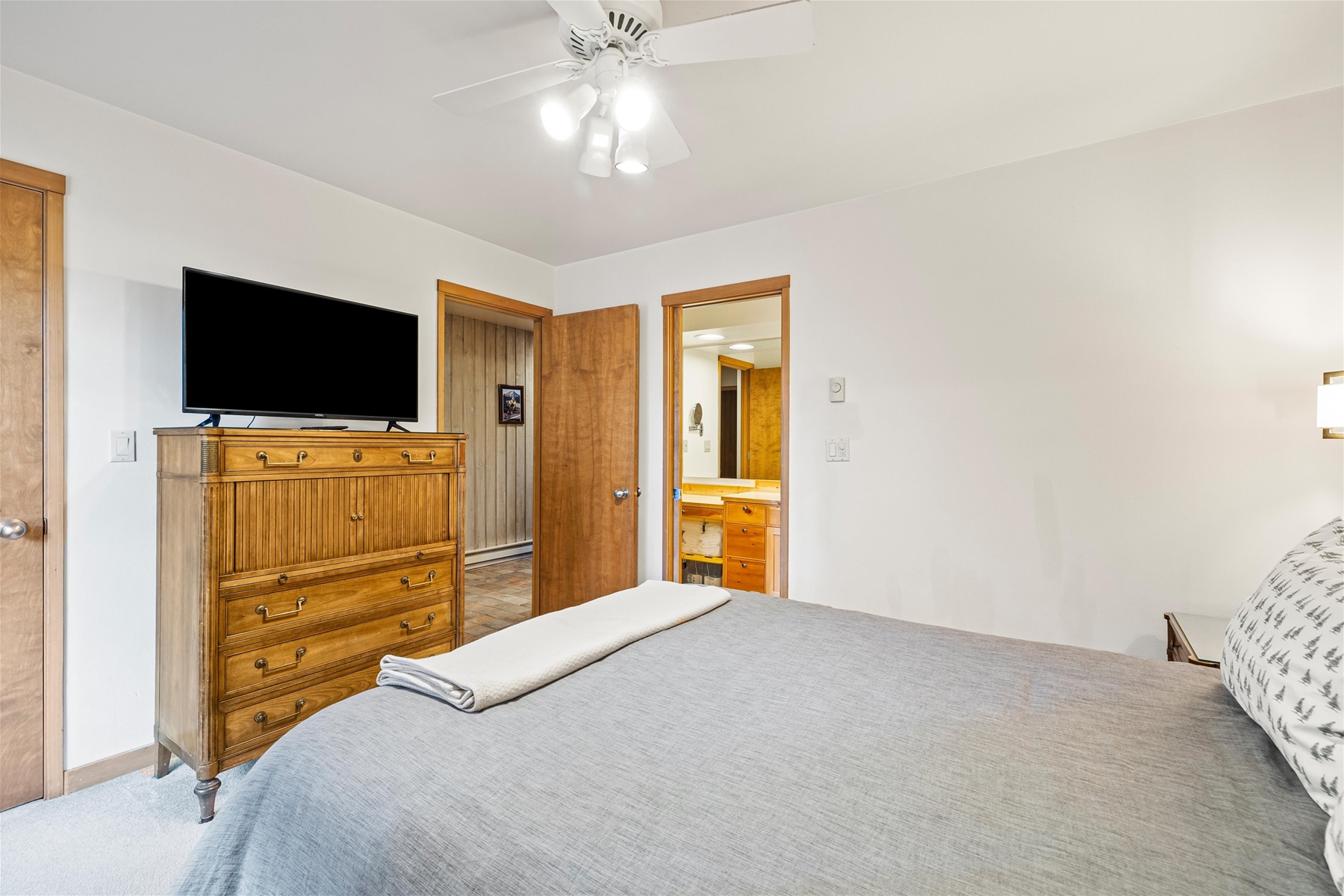 New! Affordable Mountain Escape | Pool - Hot Tub | Near Mt. Bachelor | Photo 11