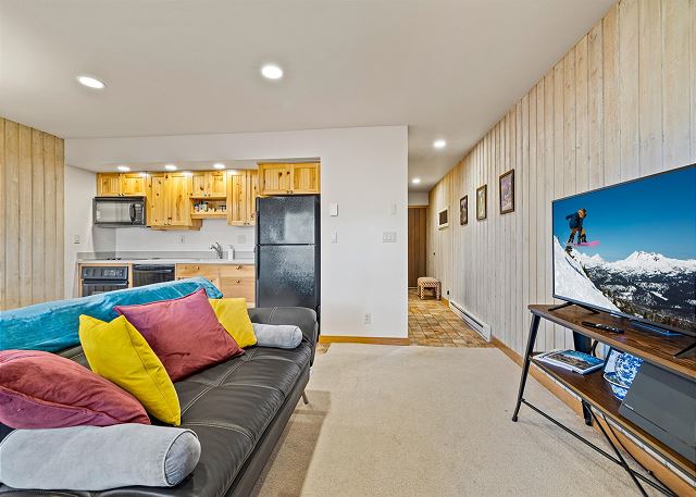 New! Affordable Mountain Escape | Pool - Hot Tub | Near Mt. Bachelor 7