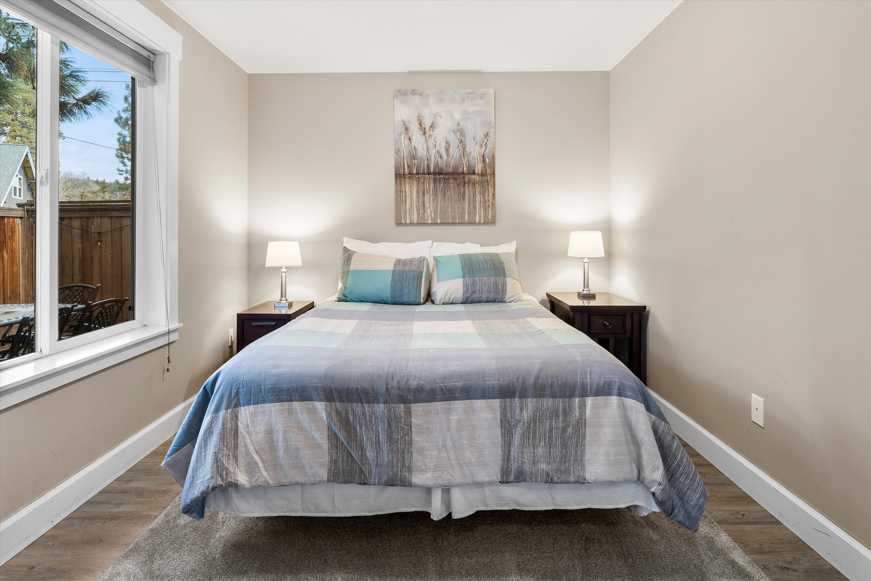 Queen guest bedroom (located on main level)