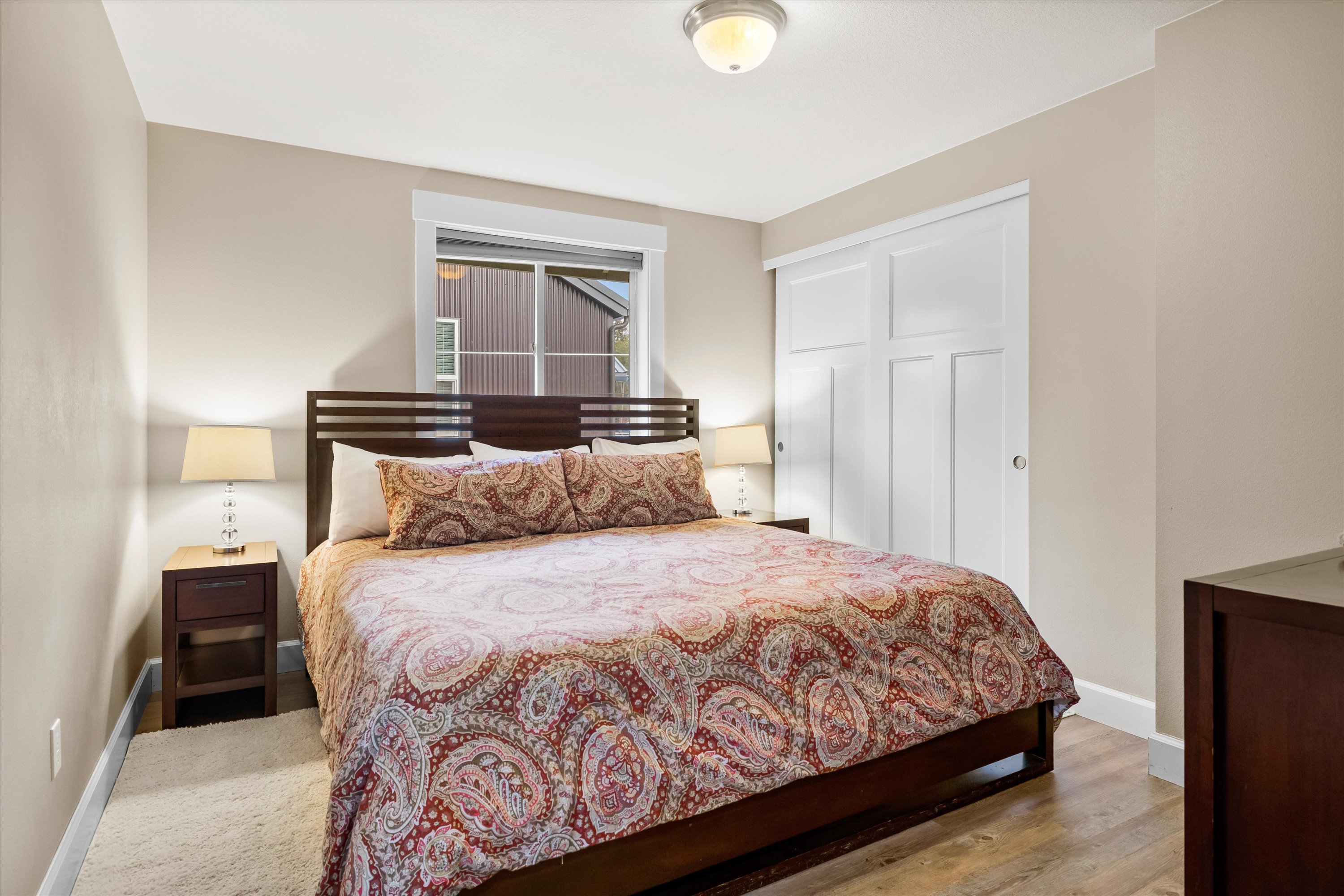 King guest bedroom (located upstairs).