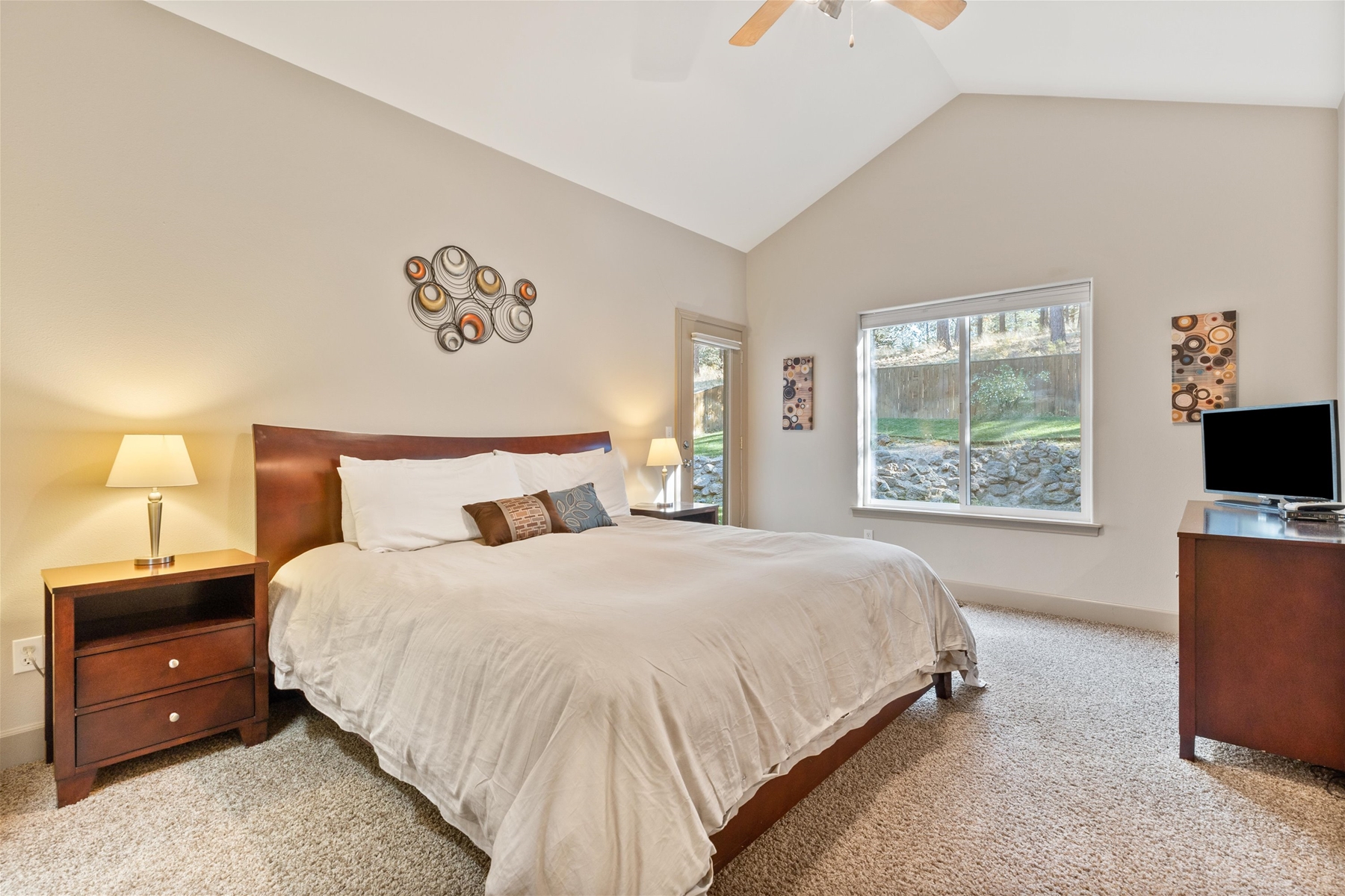 King main suite on lower level with private entrance to hot tub. 
