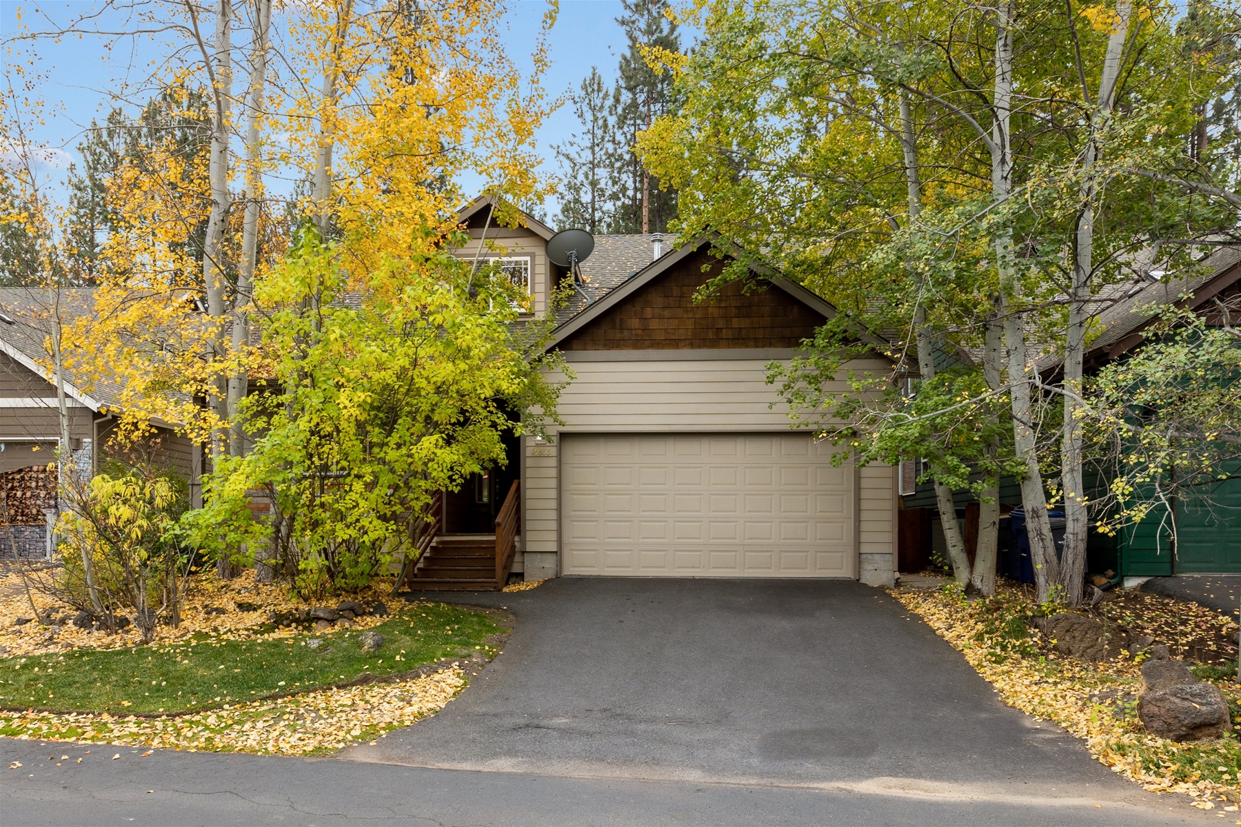 Driveway leading up to the home. 