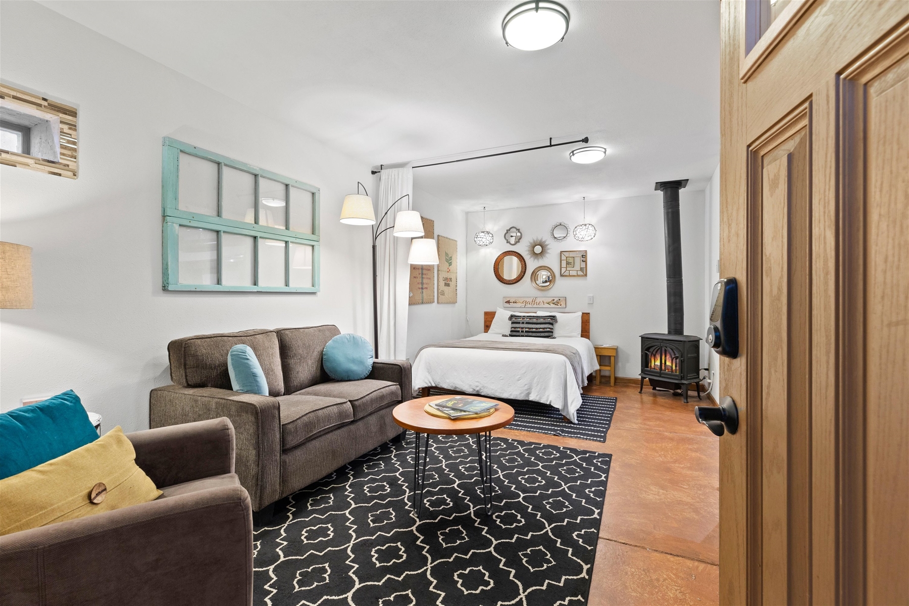 Bright and stylish studio in Bend, OR – sleeps 2.