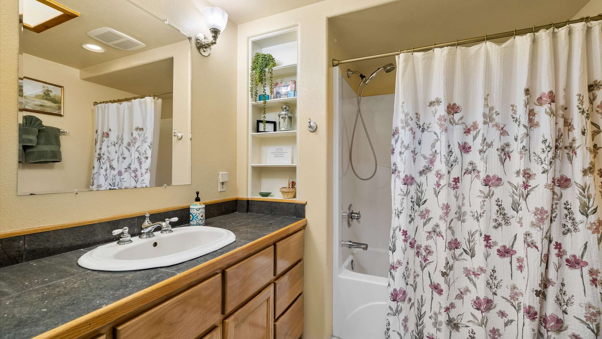 New! Historic Bend Cottage | Walk to Deschutes River & Downtown Shops | Photo 19