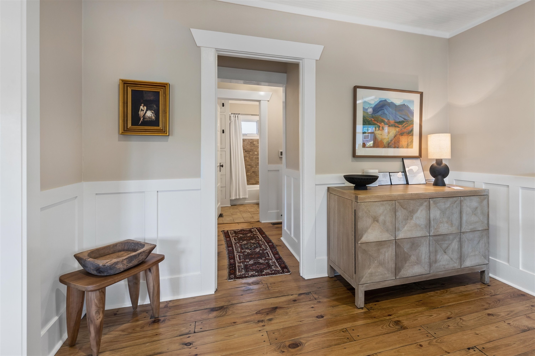 Hallway to bedrooms. 
