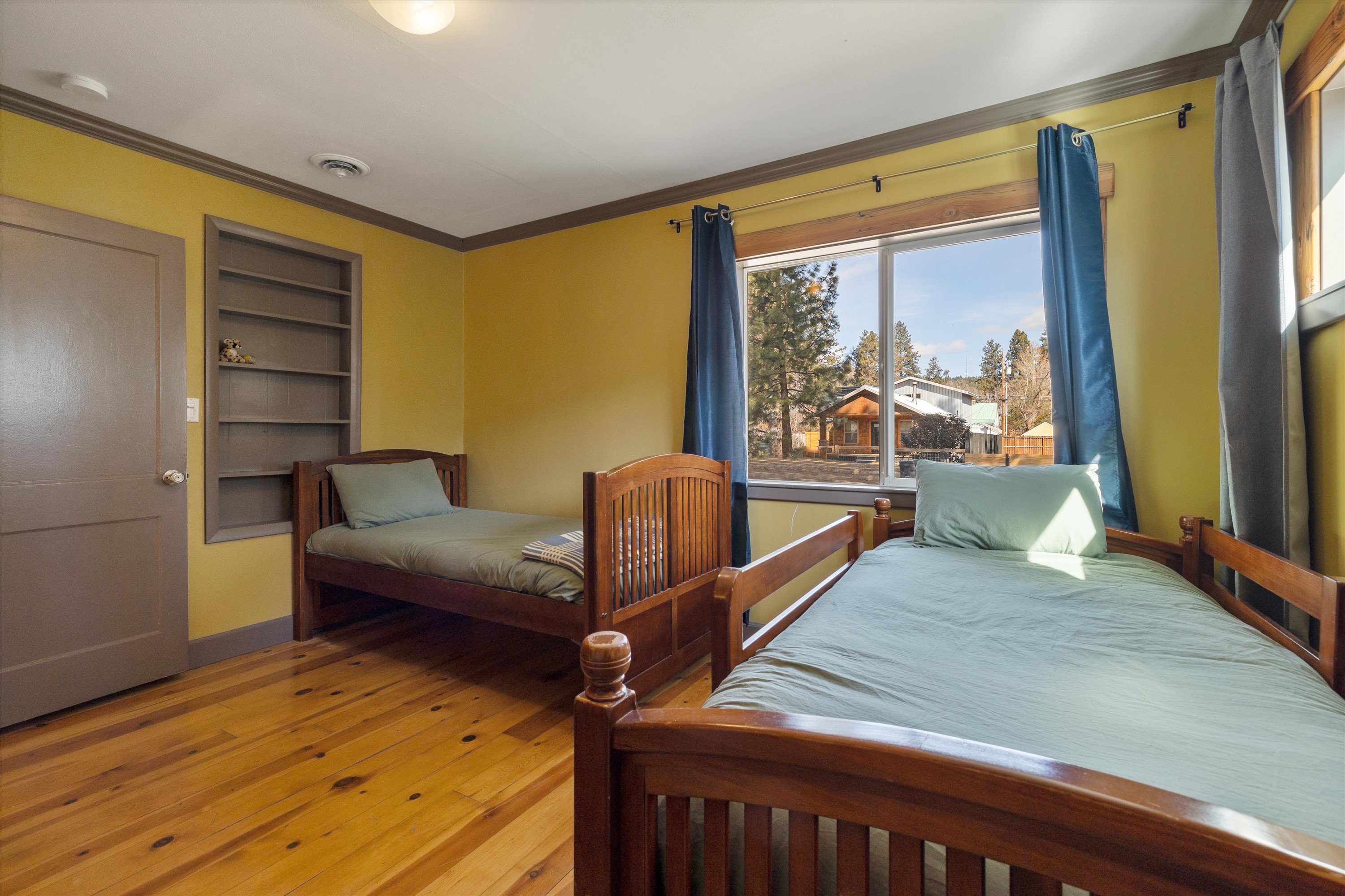 Our guest twin room is perfect for the kids or individuals.