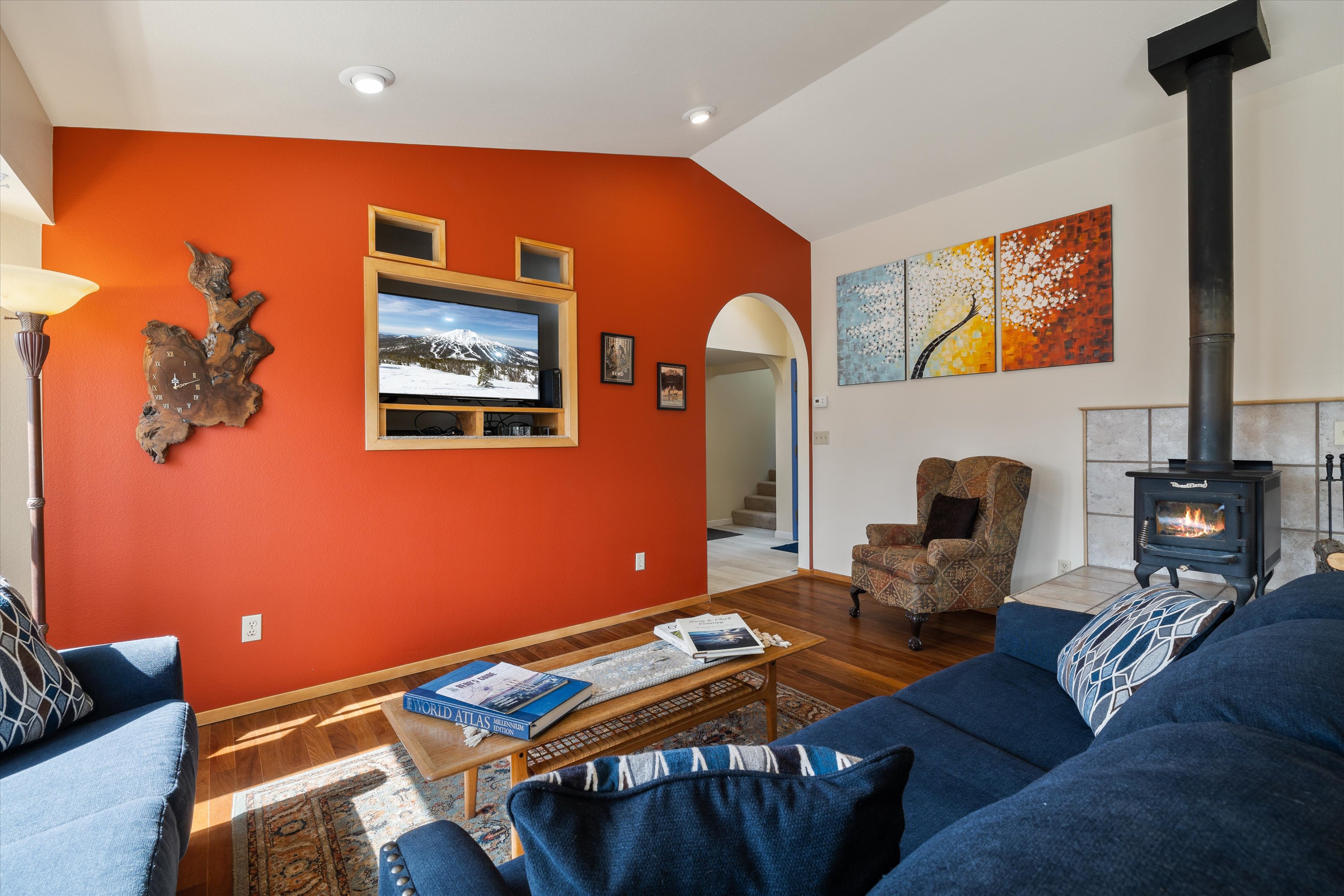 Quiet West Side Trenton Ave, Sleeps 8, Pet Friendly, Dogs Only