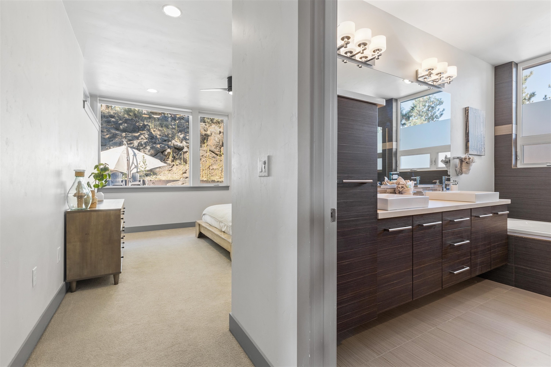 King primary suite with ensuite bathroom