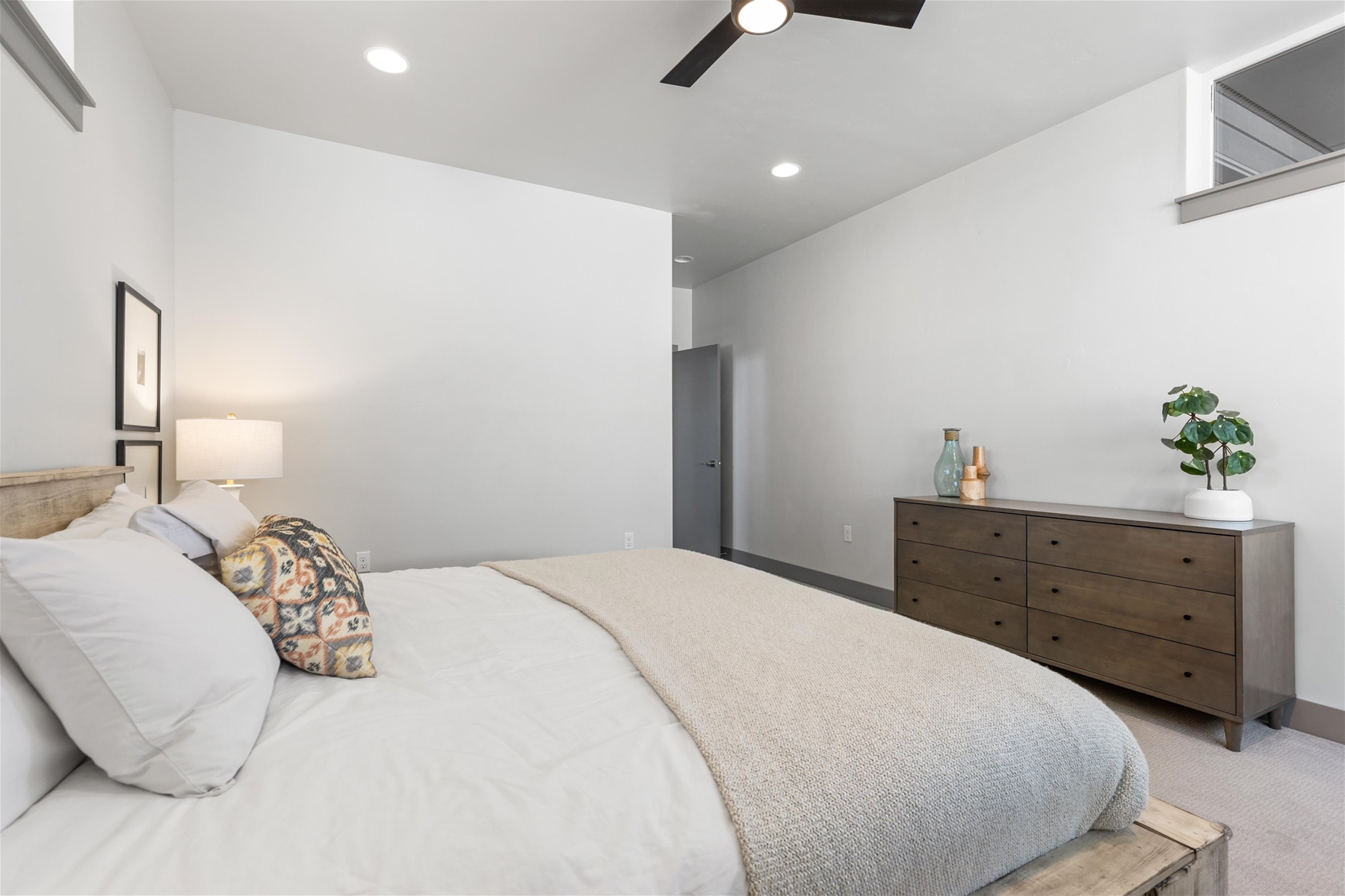 King primary suite with ensuite bathroom