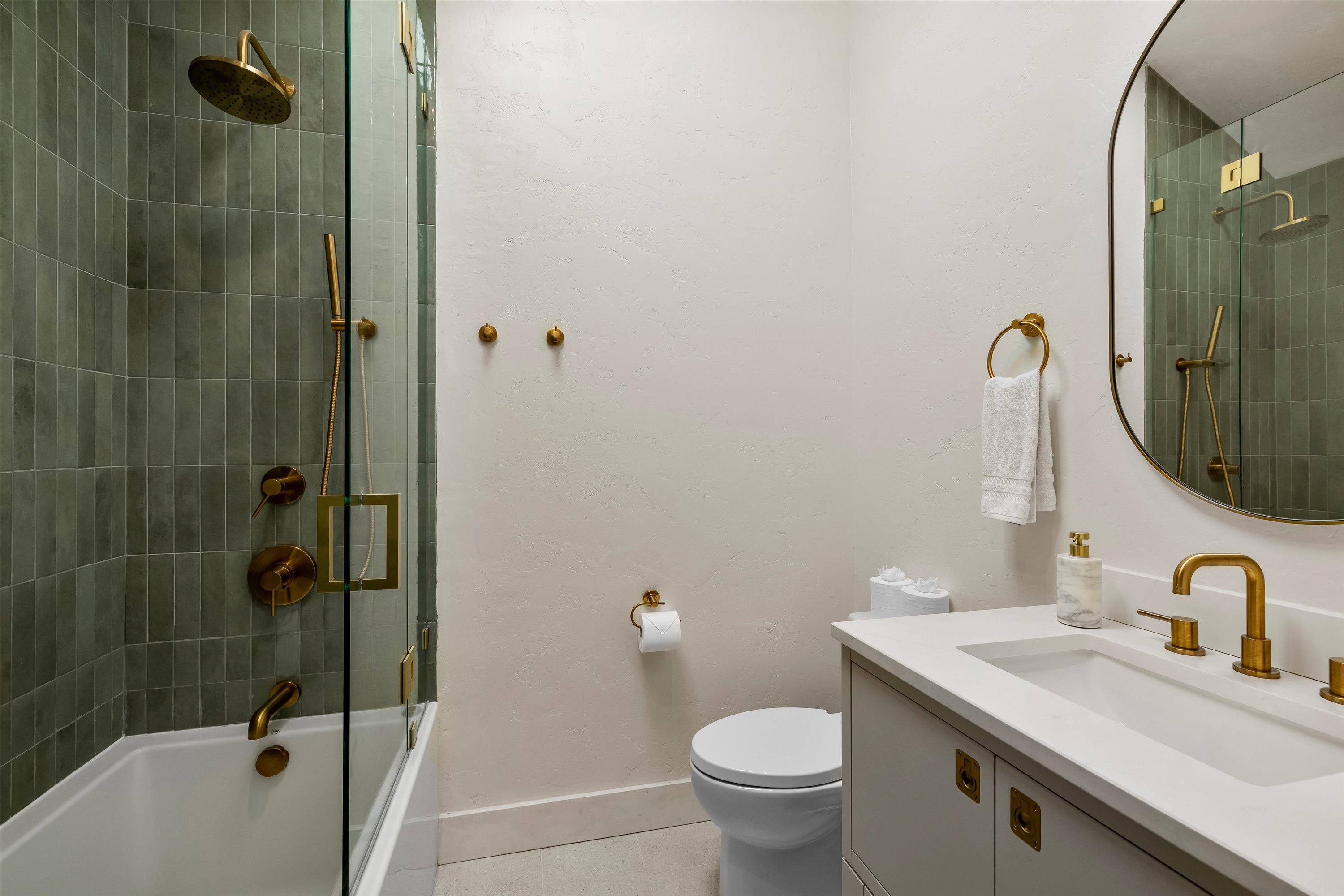 New! Charming Bend Cottage | 5 Min Walk to Downtown | Photo 25